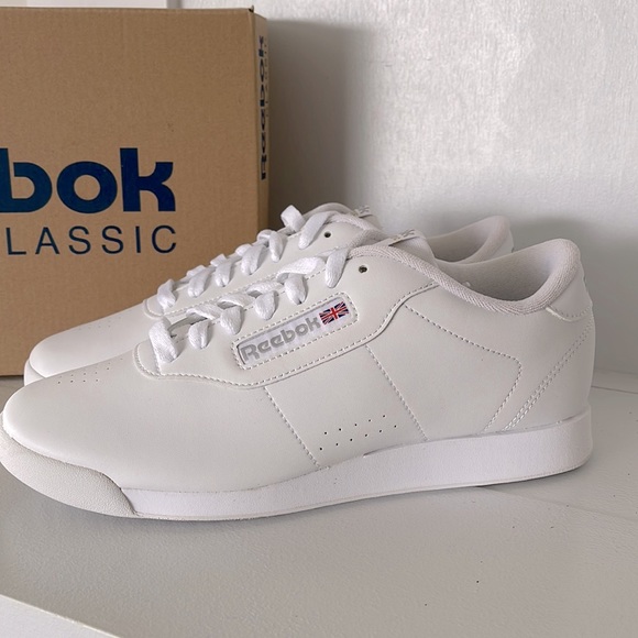 Classic Reebok size 8 Wide women’s shoes. - Picture 1 of 7